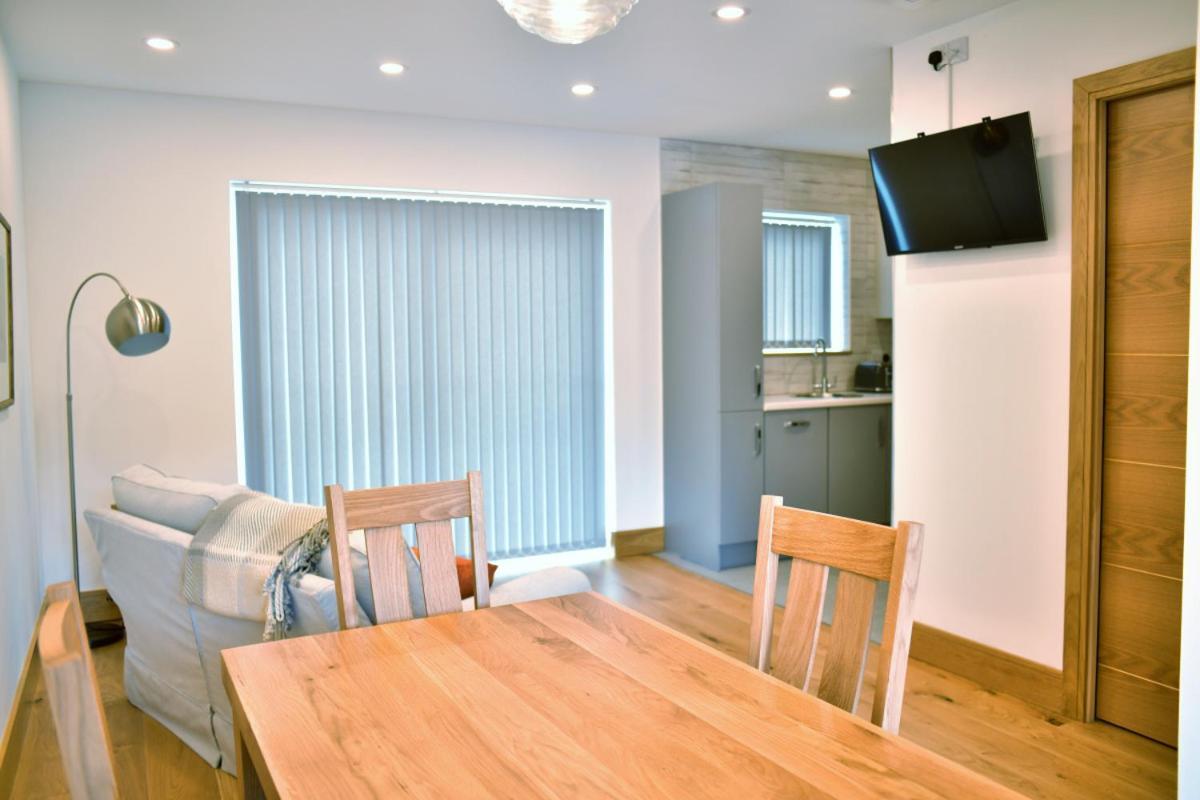 Red Watch Apartment 오반 외부 사진